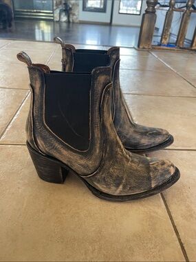 Worn-Look Black Leather Chelsea Ankle Booties with Block Heel